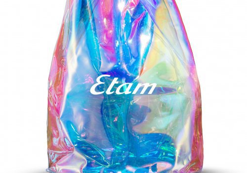 Recevez un sac holographique chez Etam